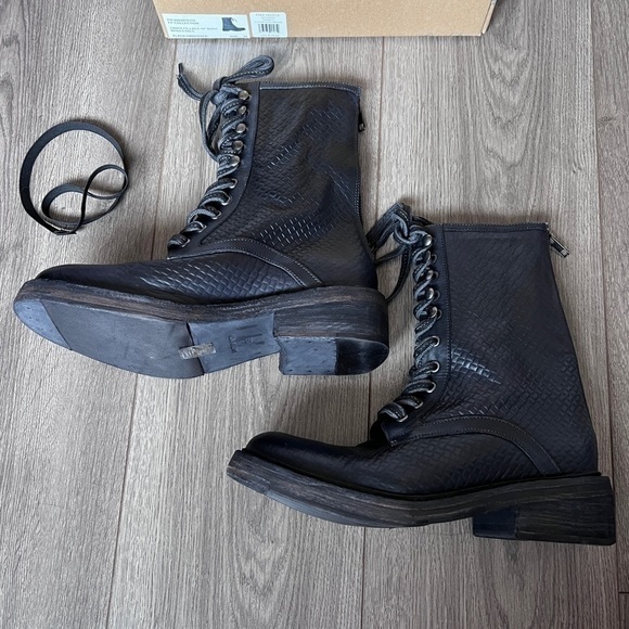 Free People Santa Fe Lace Up Boot In Black Embossed Size 39 - Picture 4 of 12